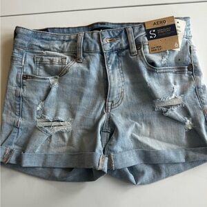 AERO Low rise mid Seriously Stretchy Shorts Size 6 NWT